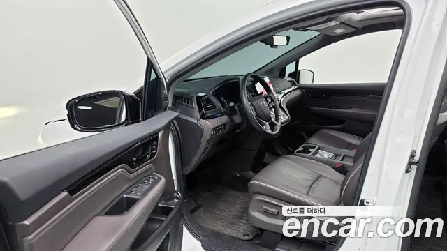 Honda Odyssey — Фото автомобиля 10