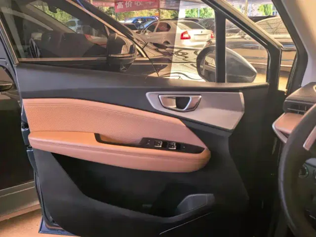 Wuling Jiachen — Фото автомобиля 7