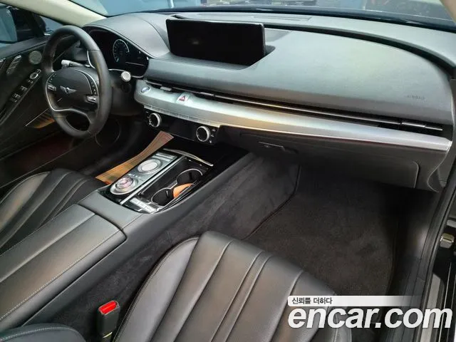 Genesis G80 Electrified G80 (RG3) — Фото автомобиля 13