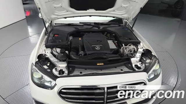 Mercedes-Benz E-Class — Фото автомобиля 6