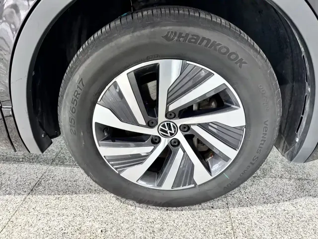 Volkswagen Tiguan L PHEV — Фото автомобиля 12