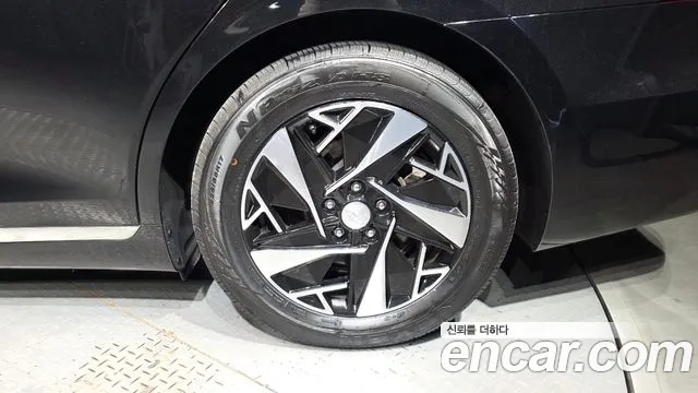 Hyundai Grandeur (New) Hybrid — Фото автомобиля 6