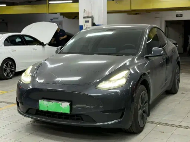 Фотография автомобиля — Tesla Model Y