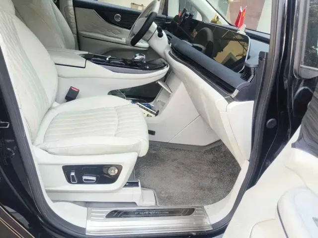 Forthing Xinghai V9 — Фото автомобиля 10