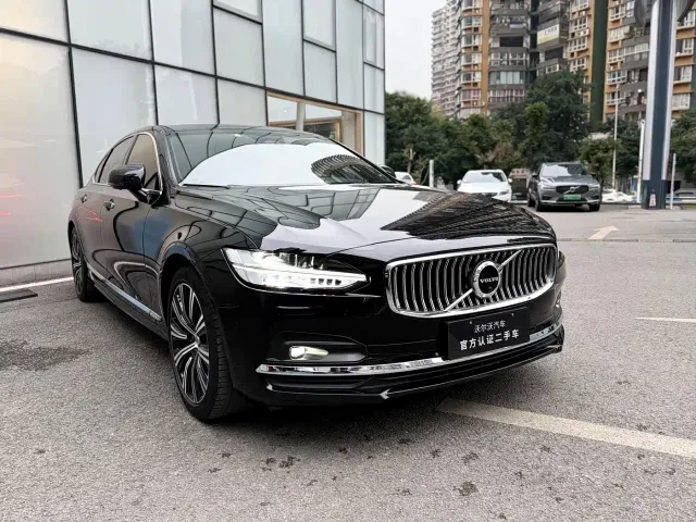 Volvo S90 — Фото автомобиля 3