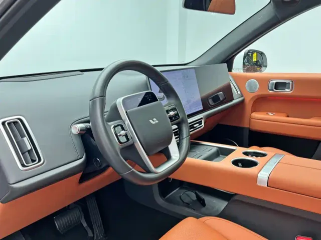 Li Auto L6 — Фото автомобиля 14