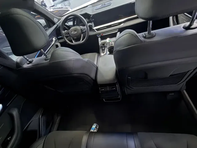 Geely Xingyue L — Фото автомобиля 9