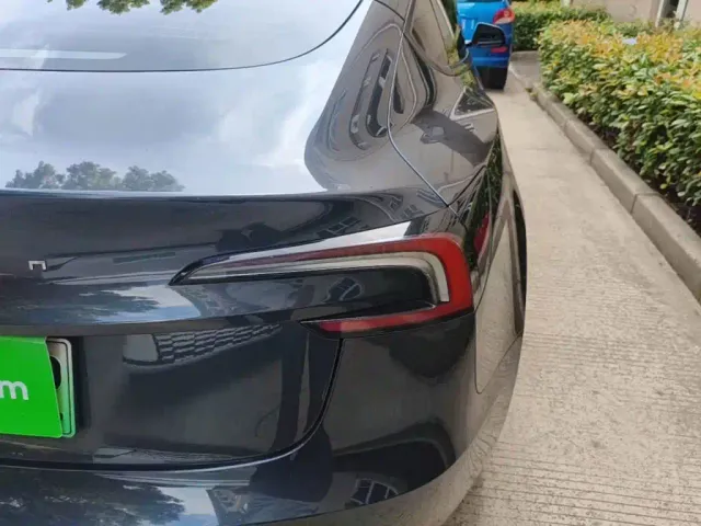 Tesla Model 3 — Фото автомобиля 7
