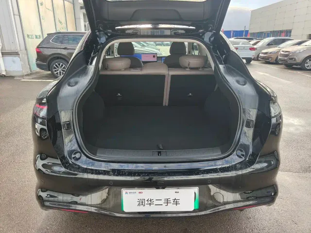 IM Motors LS6 — Фото автомобиля 15