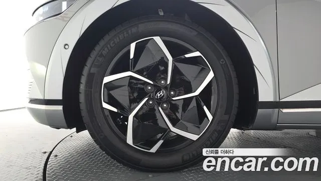Hyundai Ioniq 5 — Фото автомобиля 5