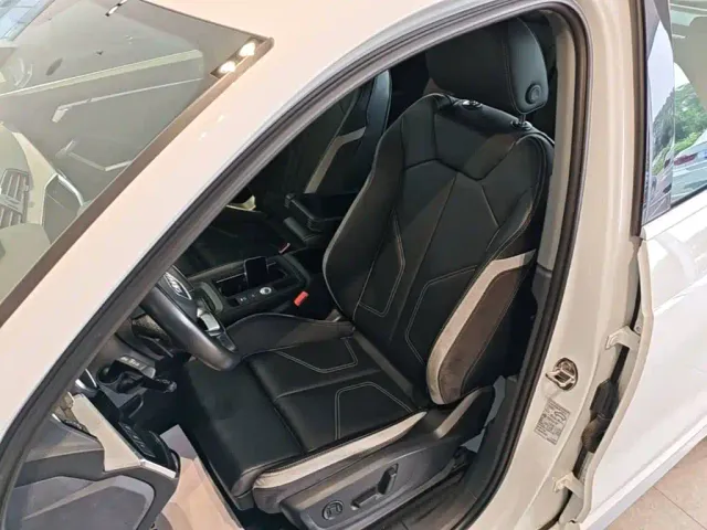 Audi Q3 — Фото автомобиля 14