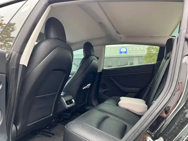 Tesla Model 3 — Фото автомобиля 6