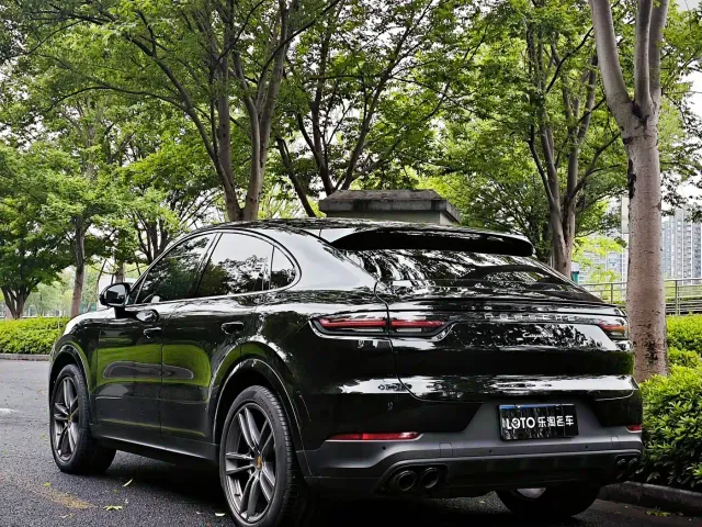 Porsche Cayenne — Фото автомобиля 4