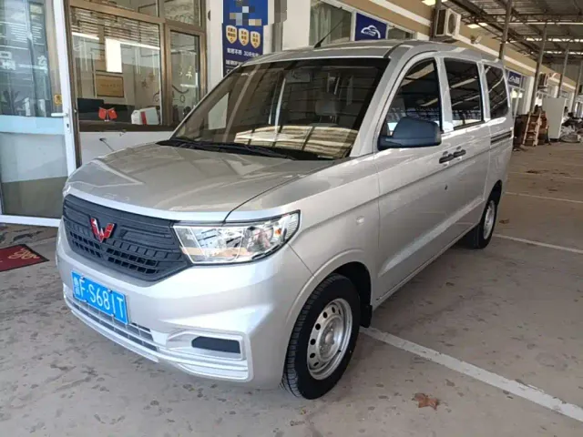Фотография автомобиля — Wuling Hongguang V