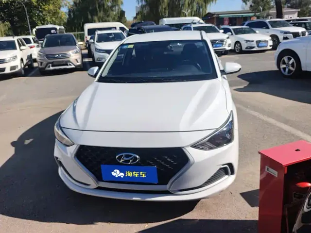Hyundai Elantra — Фото автомобиля 2
