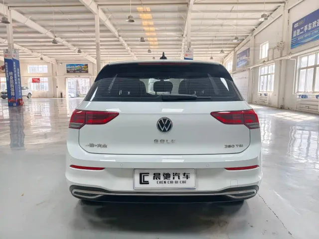 Volkswagen Golf — Фото автомобиля 5