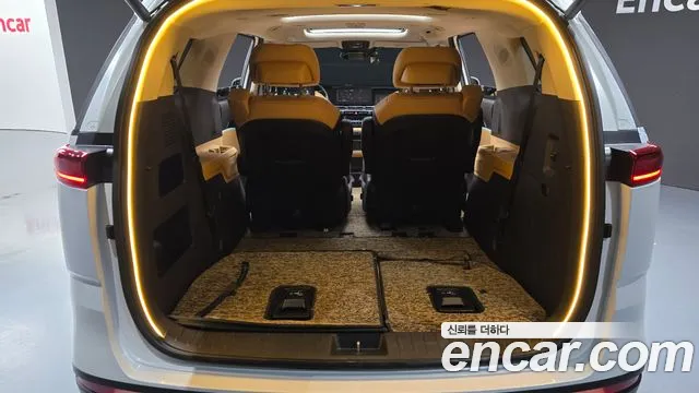 Kia Carnival Generation 4 — Фото автомобиля 24