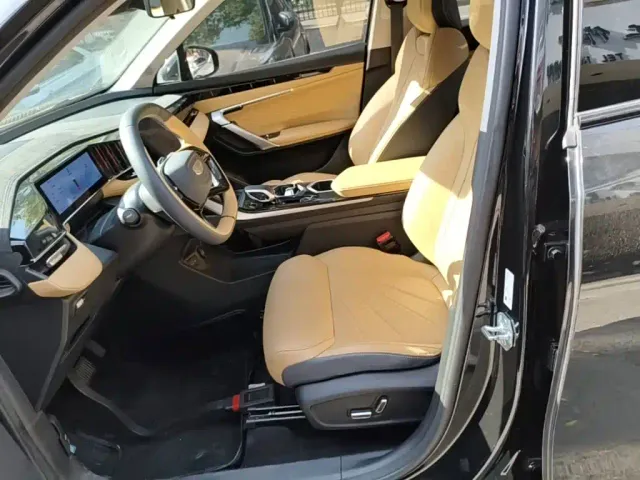 Geely Boyue L — Фото автомобиля 14