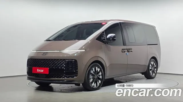 Фотография автомобиля — Hyundai Staria