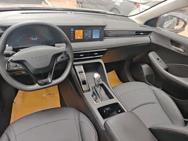 Roewe i5 — Фото автомобиля 12