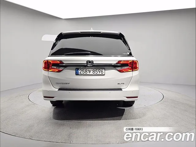 Honda Odyssey — Фото автомобиля 4