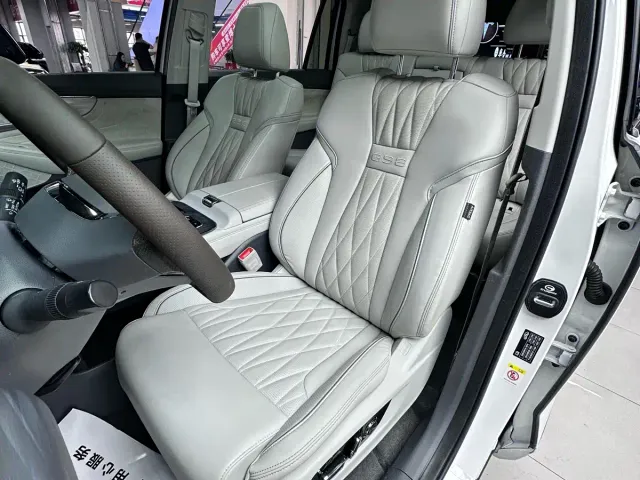 GAC Trumpchi GS8 — Фото автомобиля 24