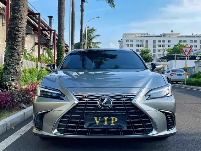 Lexus Lexus ES 2025 200 Ultimate Edition — Фото автомобиля 2