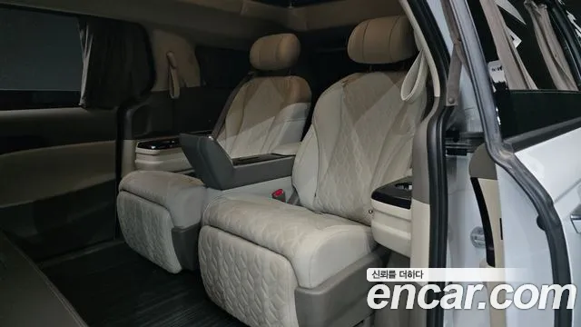 Kia Canival Новый Carnival 4 поколение Бензин 4 места Hi-Limousine — Фото автомобиля 8