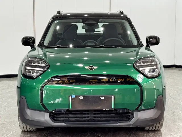 MINI Electric MINI ACEMAN — Фото автомобиля 2