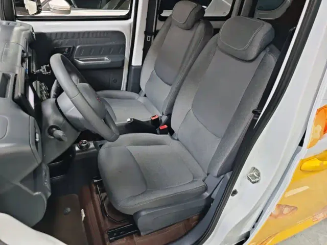 Wuling Zhiguang NEV — Фото автомобиля 15