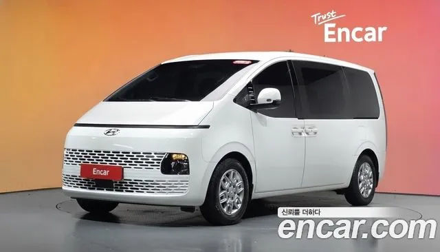 Фотография автомобиля — Hyundai Staria