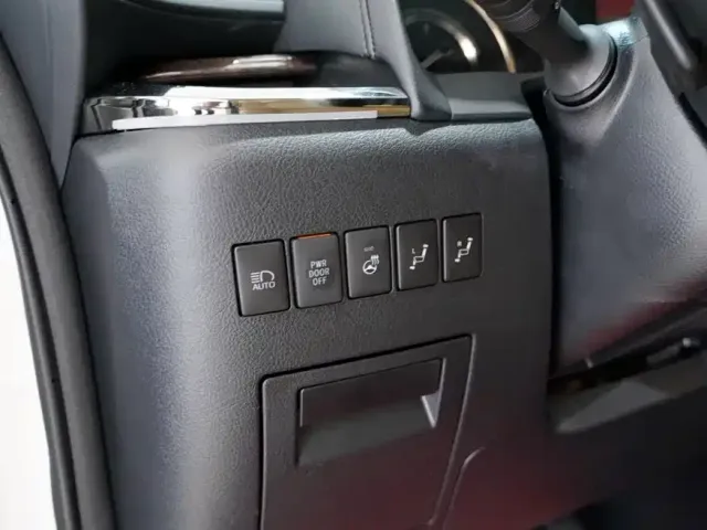 Toyota Vellfire — Фото автомобиля 12