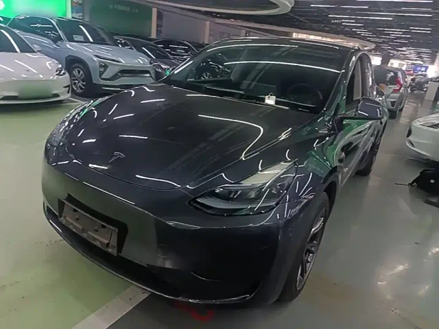 Фотография автомобиля — Tesla Model Y