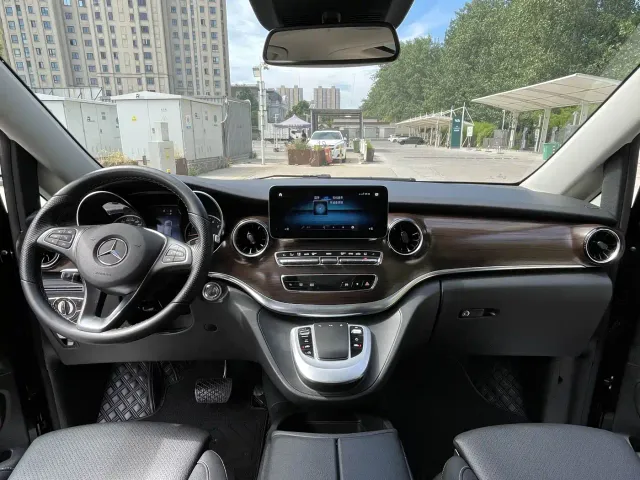 Mercedes-Benz V-Class — Фото автомобиля 8