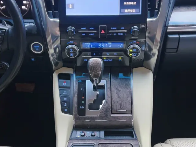 Toyota Vellfire — Фото автомобиля 15
