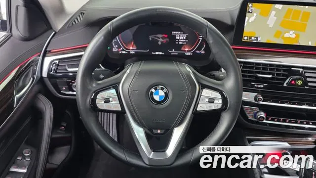 BMW 5 Series G30 — Фото автомобиля 13