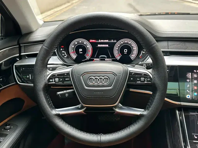 Audi A8 — Фото автомобиля 12