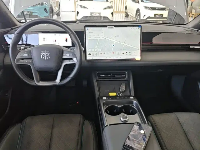 BYD Qin L — Фото автомобиля 9