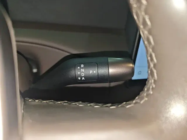 Li Auto MEGA — Фото автомобиля 13
