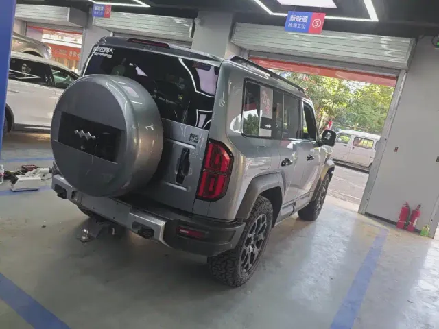 BYD FangChengBao Leopard 5 — Фото автомобиля 4
