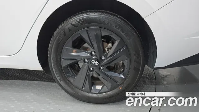 Hyundai Avante CN7 — Фото автомобиля 21