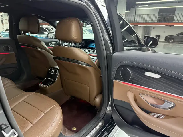 Mercedes-Benz E-Class — Фото автомобиля 18