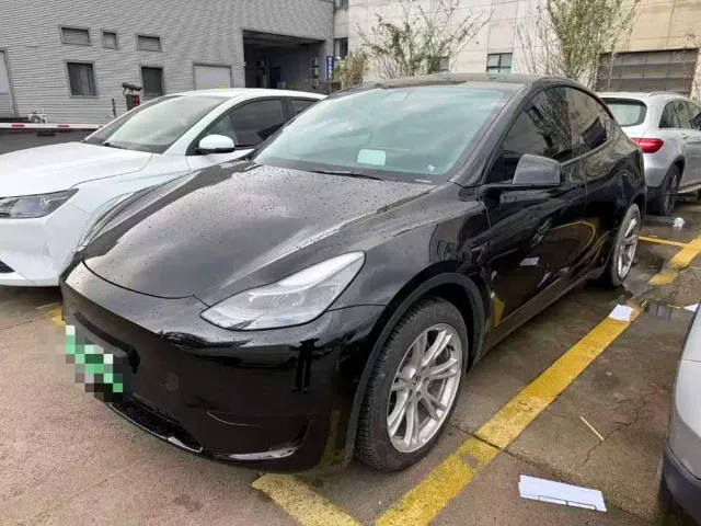 Фотография автомобиля — Tesla Model Y