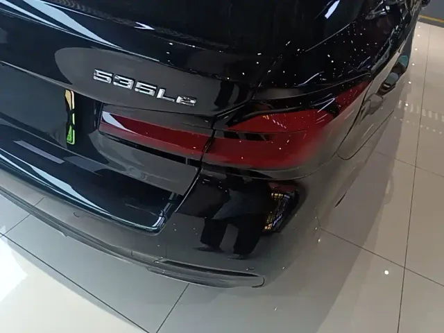 BMW 5 Series — Фото автомобиля 7