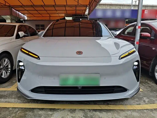 Nio ET5 Touring — Фото автомобиля 2
