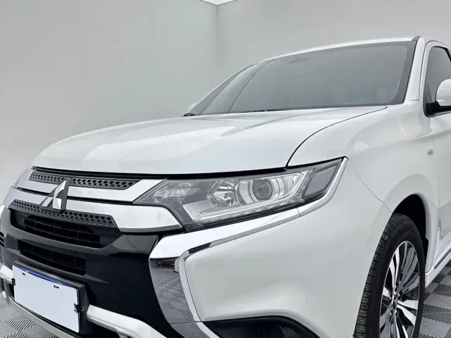 Mitsubishi Outlander — Фото автомобиля 7