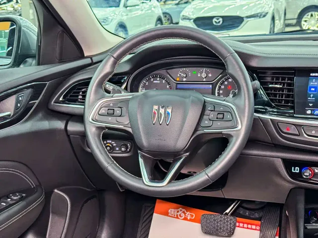 Buick Regal — Фото автомобиля 8