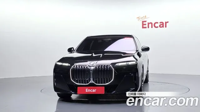 BMW 7 Series G70 — Фото автомобиля 3