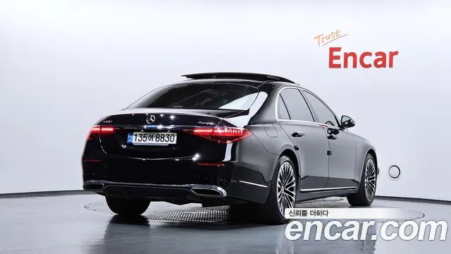 Mercedes-Benz S-Class — Фото автомобиля 2