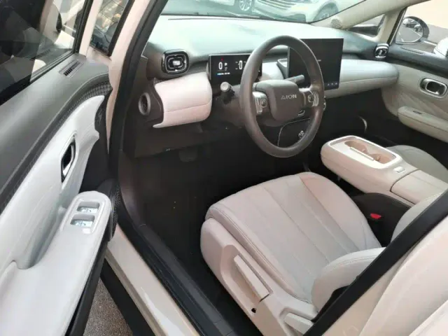 GAC Aion UT — Фото автомобиля 15